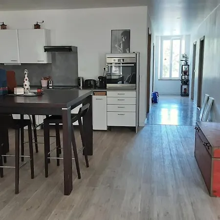 L'oustal Lägenhet